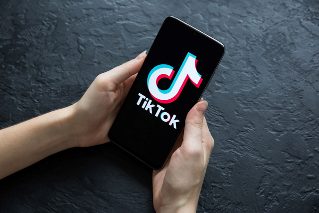 TikTok СУПЕРФАНАТ НА ЭФИР ПОДПИСКА НА 1 МЕСЯЦ С заходом на аккаунт ГАРАНТИЯ 100%